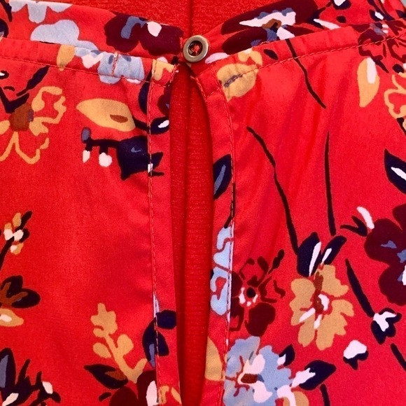 Abercrombie & Fitch sleeveless red floral top in size Medium - Picture 3 of 8